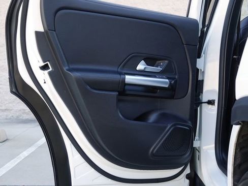 Used 2021 Mercedes-Benz GLA 250 250 * 1-OWNER * Premium * image 34