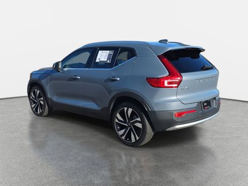 Used 2023 Volvo XC40 B5 Ultimate w/ Protection Package Premier image 7