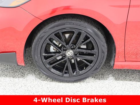 Certified 2025 Toyota Camry SE image 11