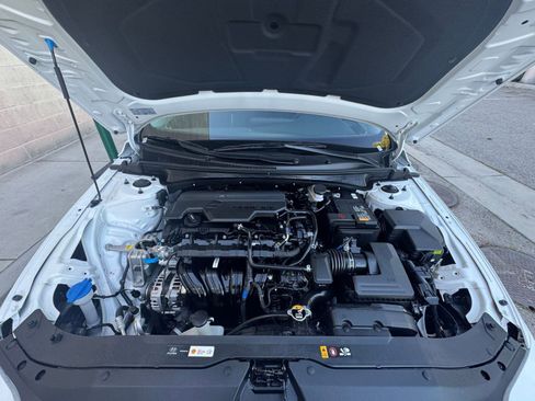 Used 2025 Hyundai Elantra SEL image 33