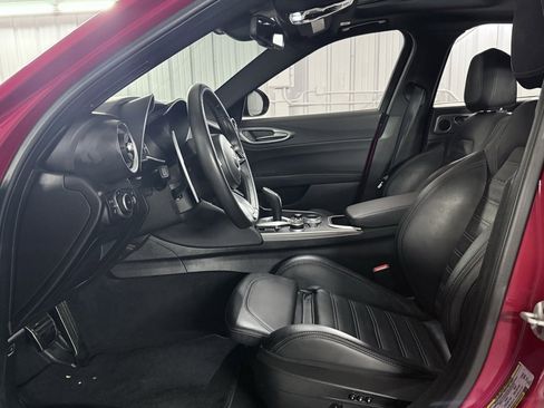 Used 2022 Alfa Romeo Giulia Veloce image 19