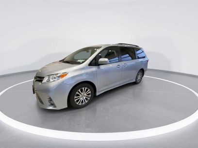 Used 2019 Toyota Sienna XLE
