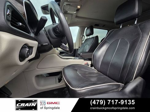 Used 2022 Chrysler Pacifica Limited FWD image 24