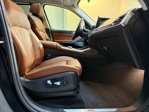 Used 2024 BMW X7 xDrive40i image 63