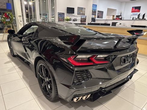 Used 2022 Chevrolet Corvette Stingray Coupe w/ Z51 Performance Package image 7