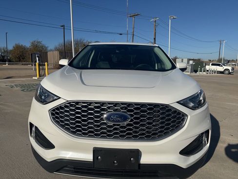 Used 2024 Ford Edge SEL w/ Convenience Package image 8