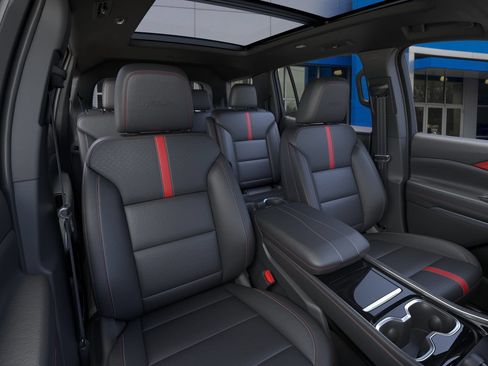 New 2026 Chevrolet Traverse RS w/ LPO, Floor Liner Package AWD/4WD image 24