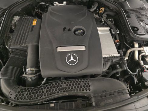 Used 2018 Mercedes-Benz C 300 Sedan w/ Premium Package image 22
