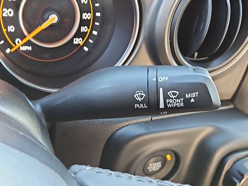 Used 2022 Jeep Gladiator Sport image 39