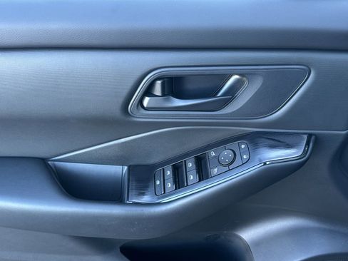 Certified 2025 Nissan Rogue S AWD/4WD image 9