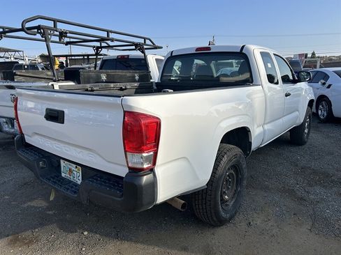 Used 2017 Toyota Tacoma SR image 23