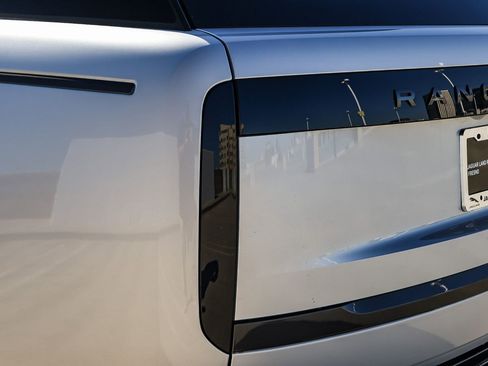 New 2025 Land Rover Range Rover SE image 11