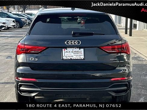 Used 2024 Audi Q3 2.0T Premium w/ Convenience Package image 4