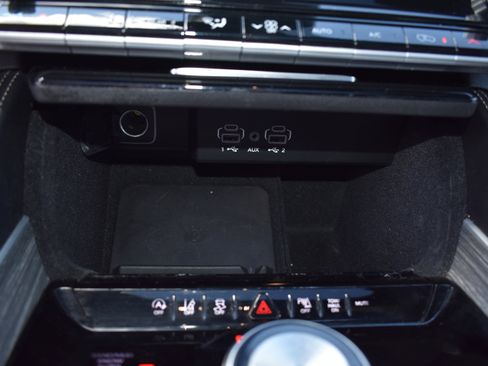 Used 2024 Jeep Wagoneer L Series II w/ Premium Group I image 19