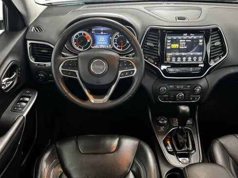 Used 2019 Jeep Cherokee Limited w/ Luxury Group image 11