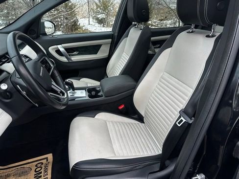 Used 2023 Land Rover Discovery Sport SE R-Dynamic image 10