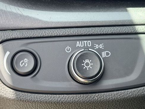 Used 2020 Buick Encore Preferred w/ Safety Package FWD image 22