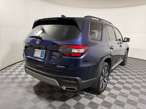 Certified 2024 Honda Pilot Touring image 22
