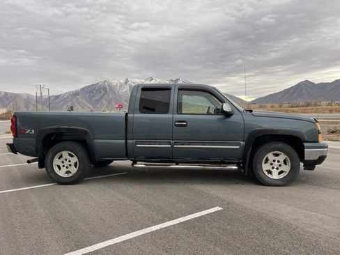 Used 2006 Chevrolet Silverado 1500 LT w/ Light Duty Power Package image 4