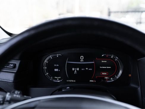 Used 2018 Cadillac Escalade Luxury image 11