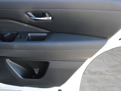 Used 2022 Nissan Pathfinder SL w/ SL Black Package image 25