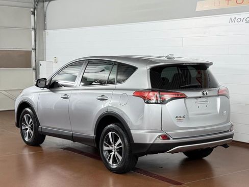 Used 2018 Toyota RAV4 XLE AWD/4WD image 5