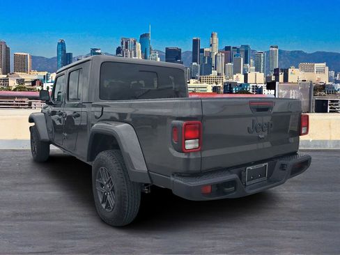 New 2026 Jeep Gladiator Sport image 5