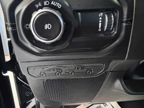 Used 2024 Jeep Wrangler Unlimited Sahara AWD/4WD image 19