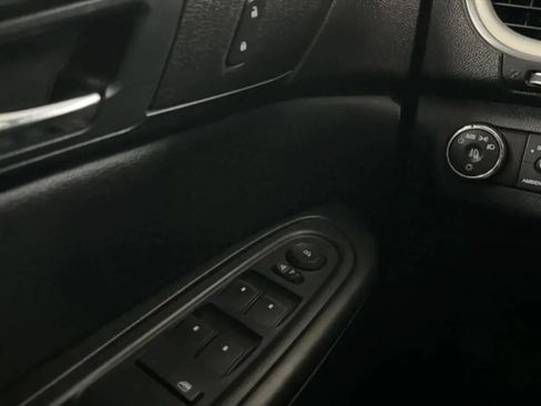 Used 2016 Chevrolet Traverse LT w/ Style and Technology Package FWD image 16