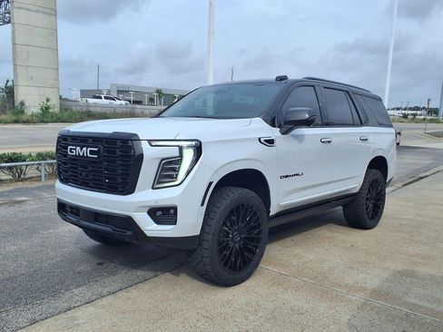 New 2026 GMC Yukon Denali w/ Denali Reserve Package AWD/4WD image 12