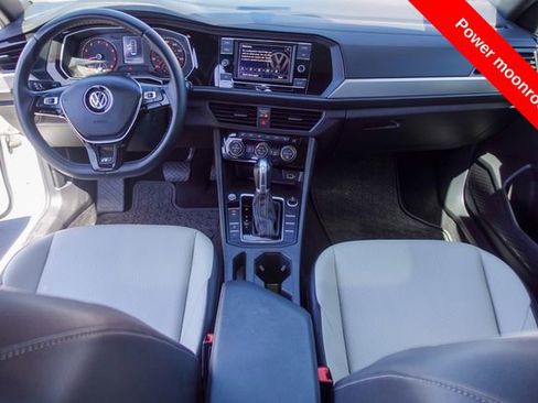Used 2019 Volkswagen Jetta R-Line FWD image 4