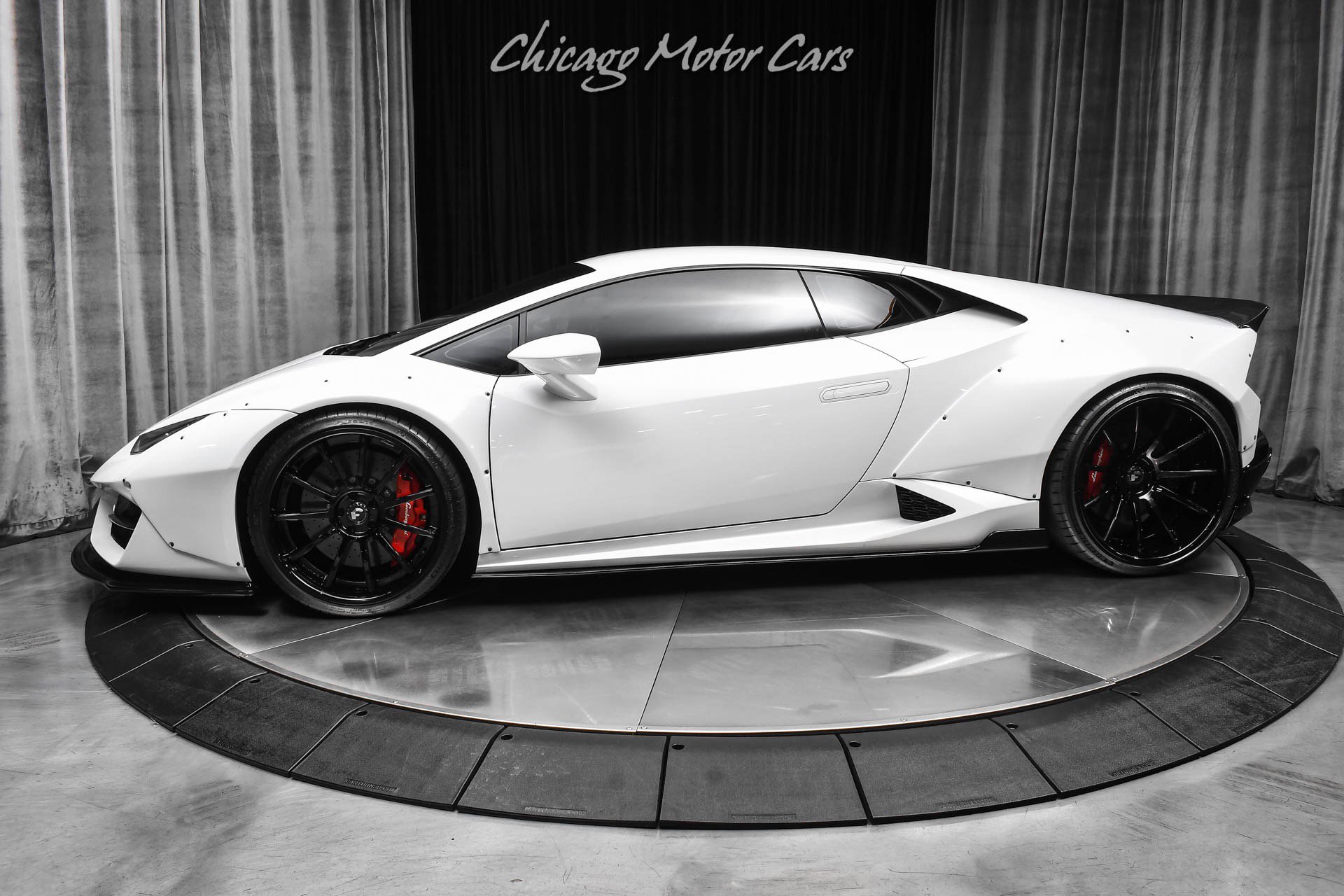 Used 2016 Lamborghini Huracan LP 580-2 RWD image 1