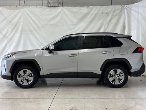Used 2022 Toyota RAV4 XLE w/ Convenience Package AWD/4WD image 7