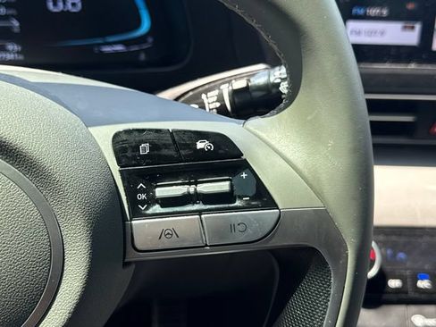 Used 2025 Hyundai Elantra Sport FWD image 28