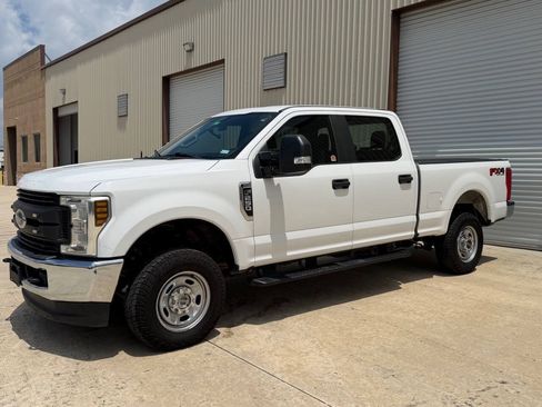 Used 2019 Ford F250 XL w/ Power Equipment Group AWD/4WD image 2