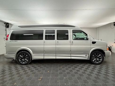 New 2025 GMC Savana 2500 Extended w/ Driver Convenience Package image 14