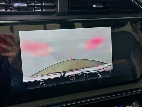 Used 2022 GMC Sierra 1500 AT4 w/ AT4 Preferred Package image 10