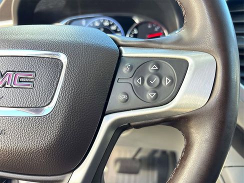 Used 2023 GMC Acadia SLT w/ Technology Package image 22