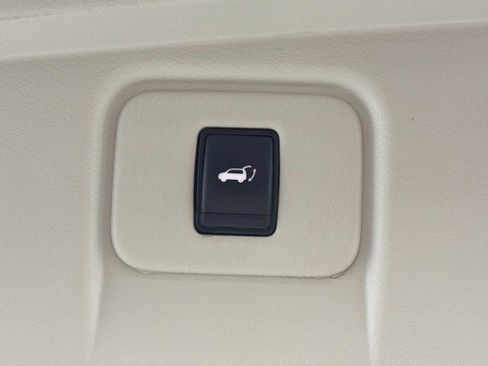 Used 2019 Nissan Murano Platinum image 17