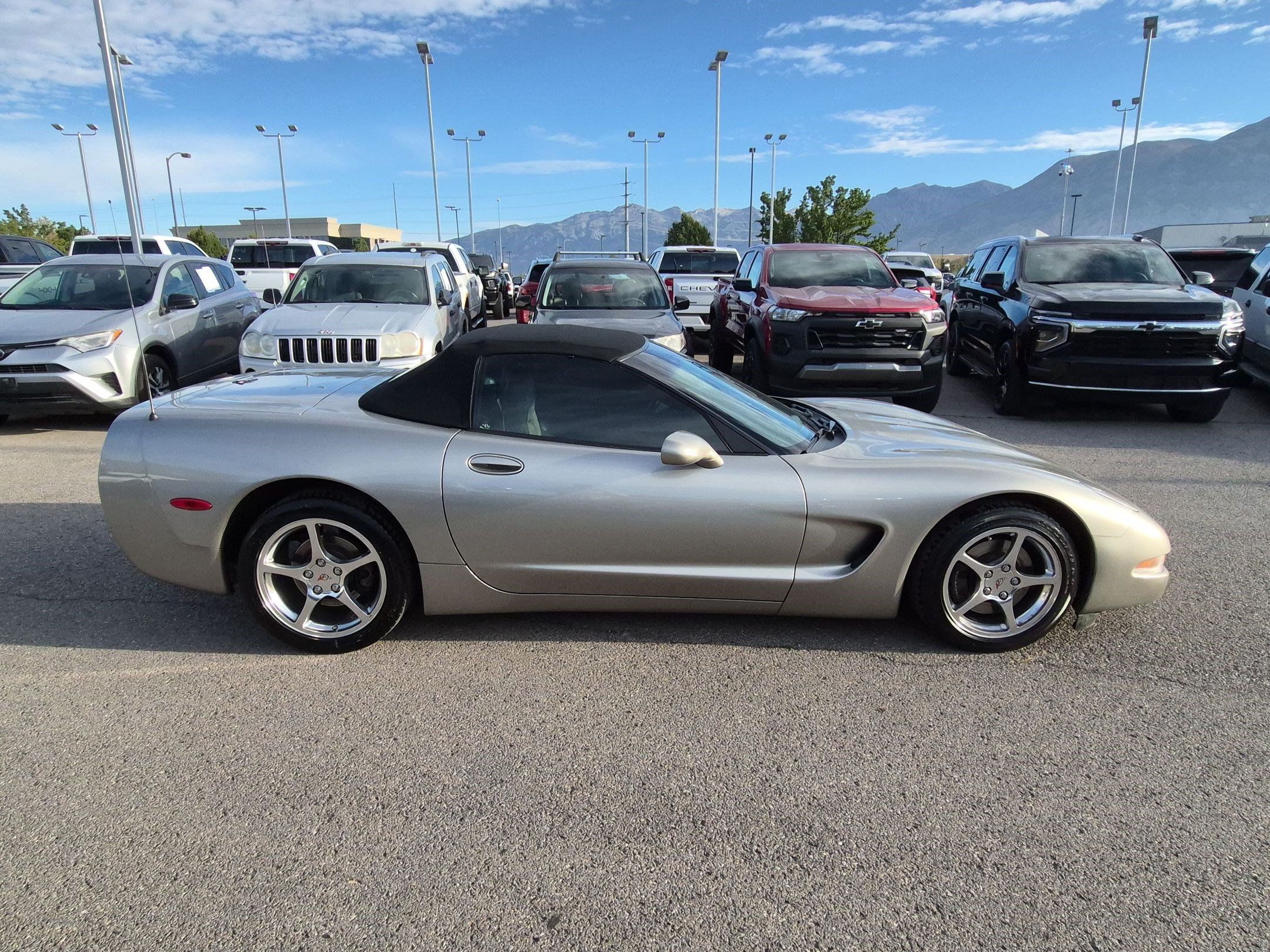 Used 2001 Chevrolet Corvette Convertible w/ Preferred Equipment Group2 RWD image 2