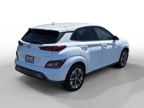 Used 2023 Hyundai Kona SE w/ Cargo Package FWD image 5