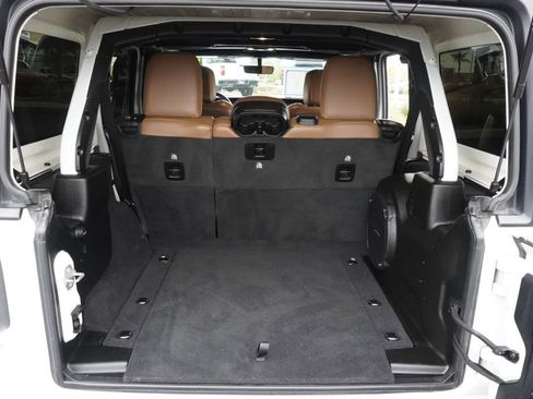 Used 2022 Jeep Wrangler Unlimited Sahara image 9