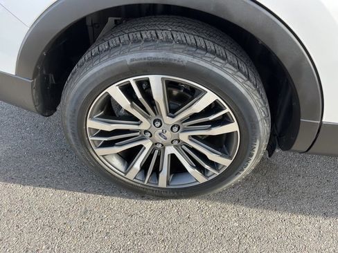 Used 2017 Ford Explorer Platinum image 16