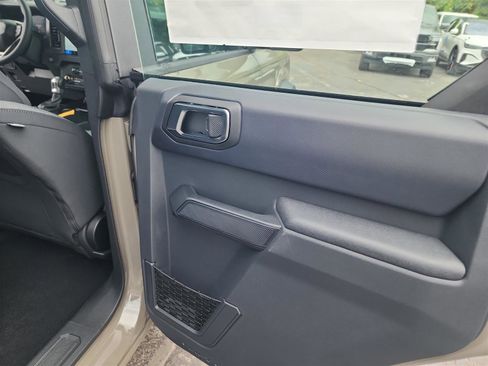 New 2025 Ford Bronco 4-Door image 19