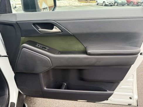 Used 2024 Lexus GX 550 image 33