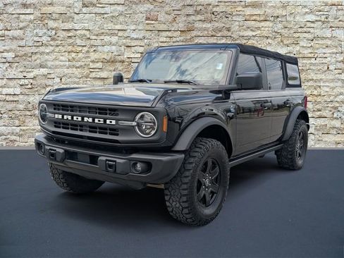 Used 2022 Ford Bronco Black Diamond image 5