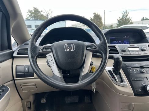 Used 2013 Honda Odyssey LX image 17