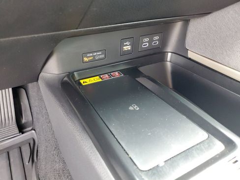 Used 2025 Toyota Camry LE image 16