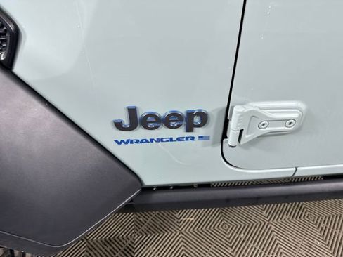 Used 2023 Jeep Wrangler Unlimited w/ Cold Weather Group image 10