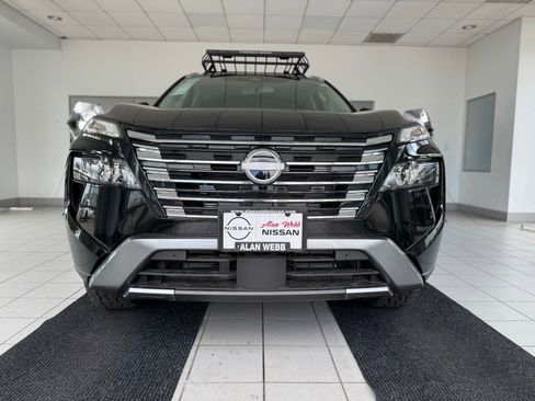 New 2025 Nissan Rogue SL image 8